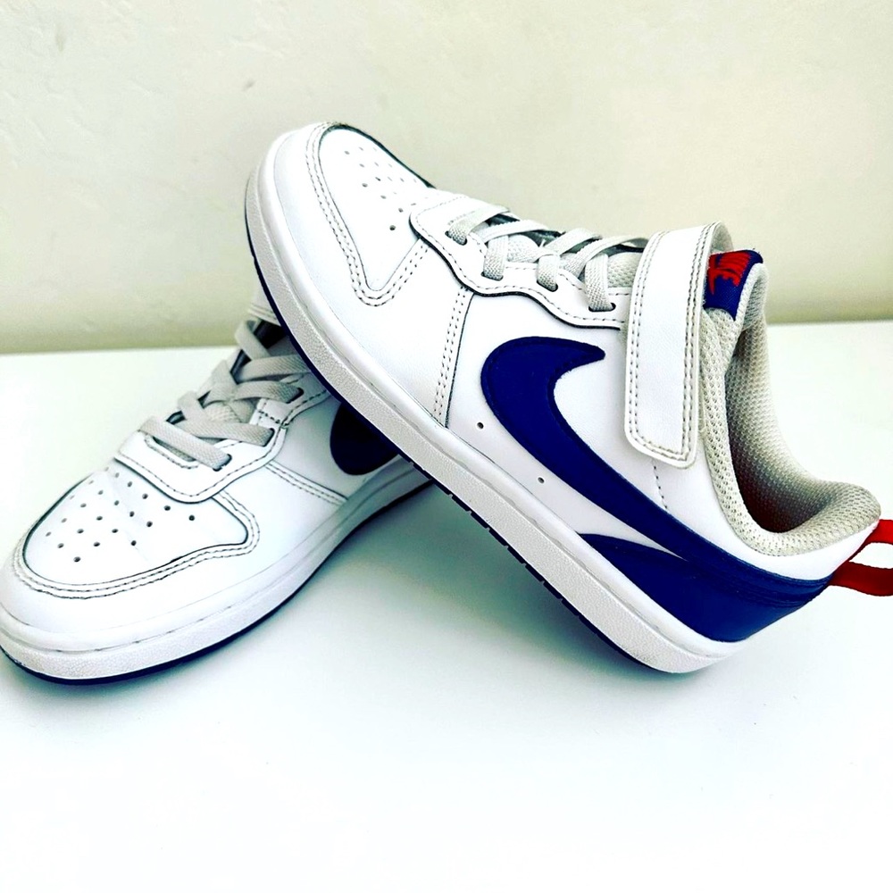 Kids Nikes size 13C